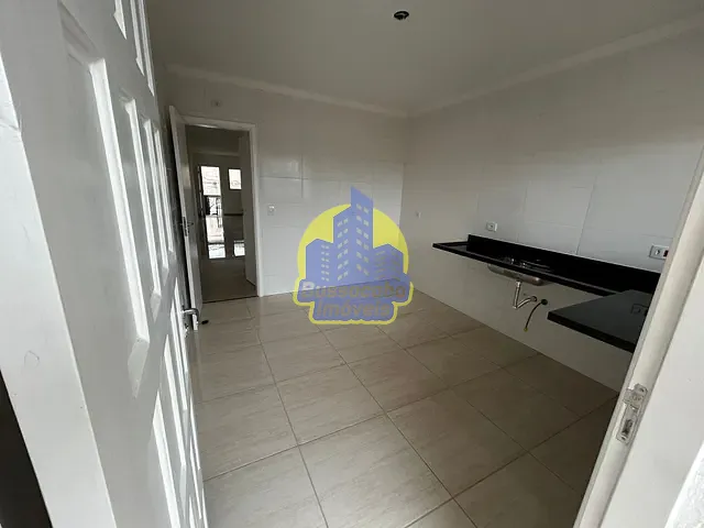 Sobrado com 168m² 3 quartos e 2 banheiros, à venda, no bairro Jardim Ester Yolanda em São Paulo
