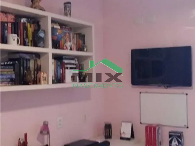 Sobrado com 191m² 4 quartos e 5 banheiros, à venda, no bairro Olímpico em São Caetano do Sul