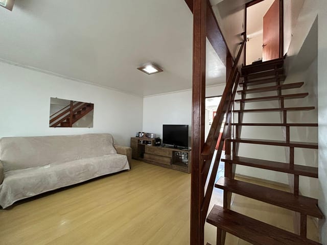 Casa 6 quartos e 3 banheiros, à venda, no bairro Obelisco em Pelotas