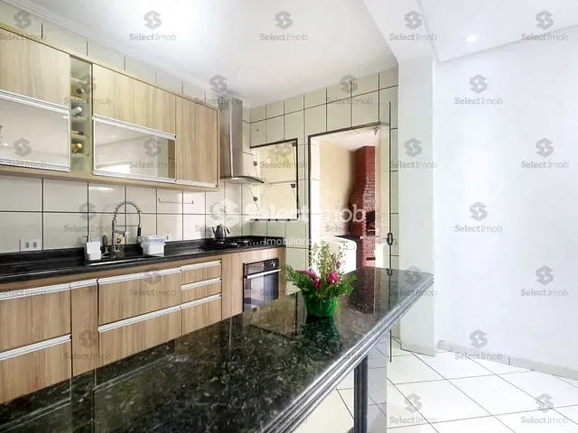 Sobrado com 215m² 3 quartos e 2 banheiros, à venda, no bairro Parque Alvorada em Mauá