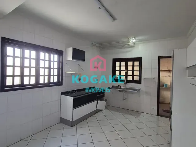 Sobrado com 70m² 2 quartos e 2 banheiros, para alugar, no bairro Parque dos Ipês em São José dos Campos