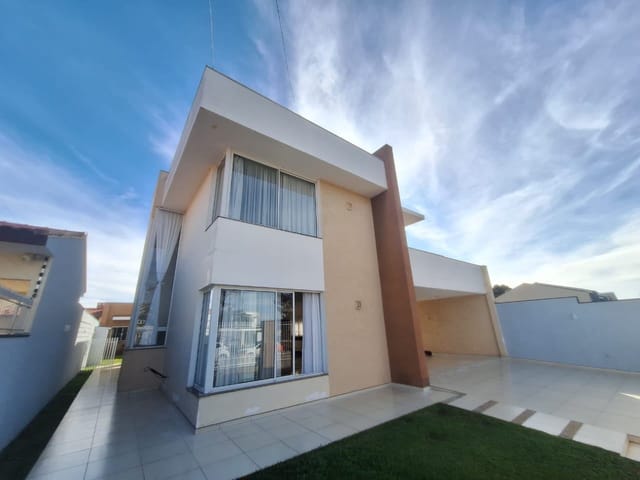 Sobrado de alto padrão mobiliado para locação, Vila Marina - Uvaranas.