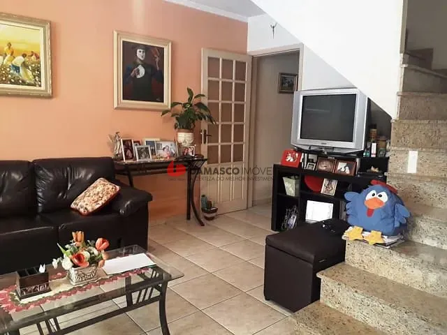 Sobrado com 175m² 3 quartos e 2 banheiros, à venda, no bairro Olímpico em São Caetano do Sul