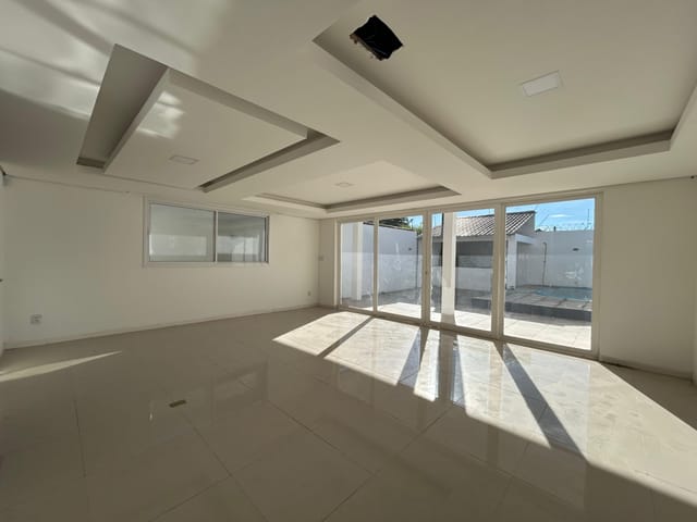 Casa 3 quartos e 1 banheiro, à venda, no bairro Areal em Pelotas