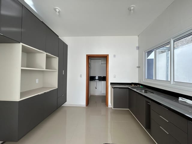 Casa 3 quartos e 1 banheiro, à venda, no bairro Areal em Pelotas