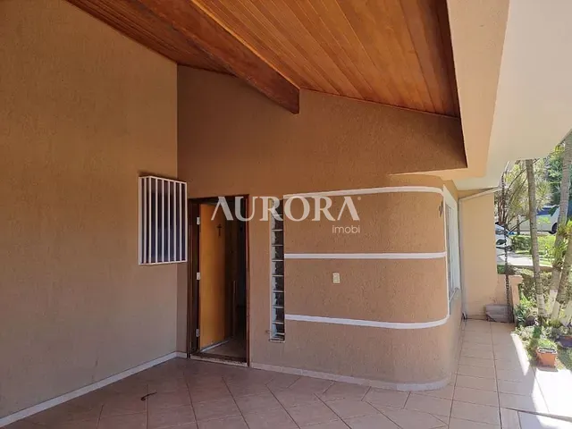 Sobrado com 250m² 4 quartos e 5 banheiros, à venda, no bairro Ernani em Londrina