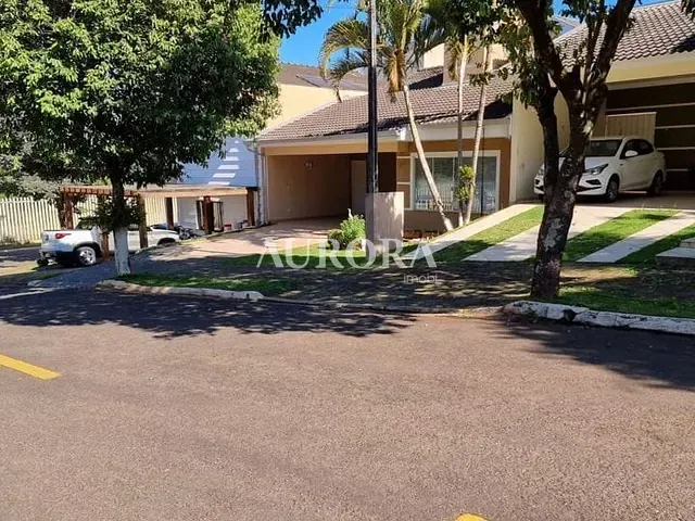 Sobrado com 250m² 4 quartos e 5 banheiros, à venda, no bairro Ernani em Londrina