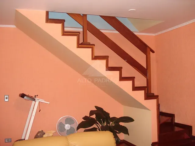 Sobrado com 125m² 4 quartos e 3 banheiros, à venda, no bairro Vila Emílio em Mauá