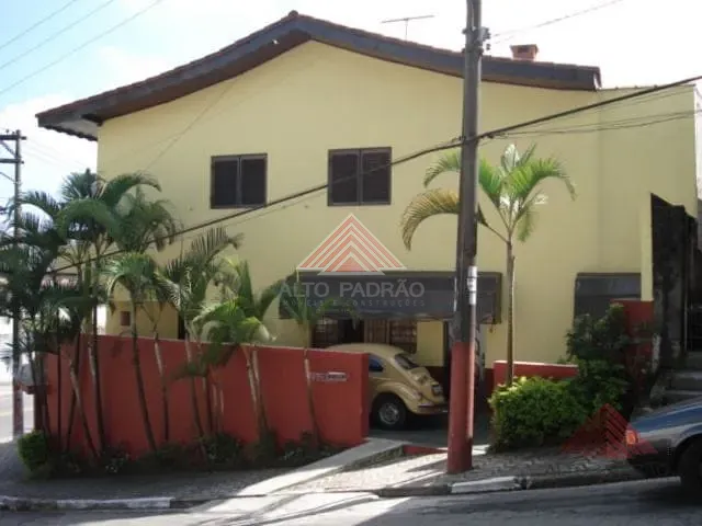 Sobrado com 125m² 4 quartos e 3 banheiros, à venda, no bairro Vila Emílio em Mauá