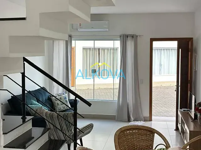 Sobrado com 80m² 2 quartos e 3 banheiros, à venda, no bairro Massaguaçu em Caraguatatuba
