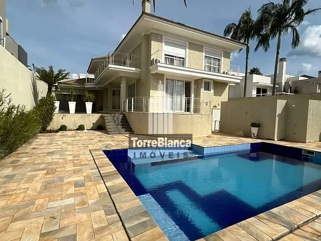 Sobrado 3 quartos e 5 banheiros, à venda, no bairro Estrela em Ponta Grossa