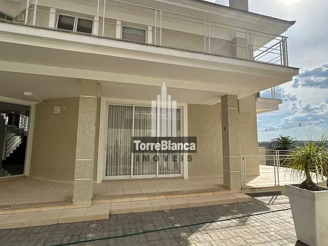 Sobrado 3 quartos e 5 banheiros, à venda, no bairro Estrela em Ponta Grossa