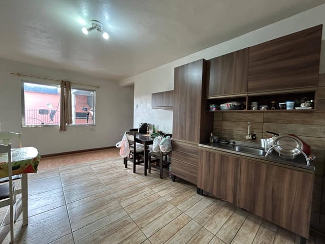 Casa com 240m² 3 quartos e 4 banheiros, à venda, no bairro Santa Terezinha em Pelotas