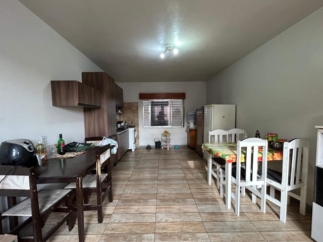 Casa com 240m² 3 quartos e 4 banheiros, à venda, no bairro Santa Terezinha em Pelotas