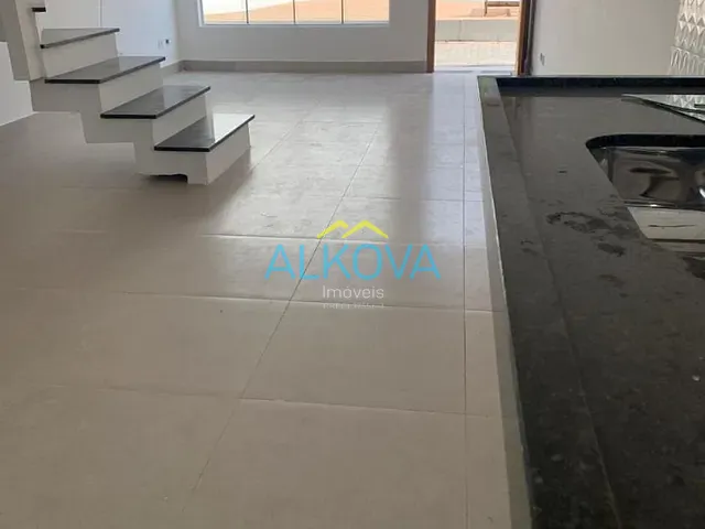 Sobrado com 80m² 2 quartos e 3 banheiros, à venda, no bairro Massaguaçu em Caraguatatuba