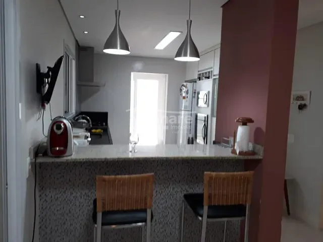 Sobrado com 300m² 3 quartos e 5 banheiros, à venda, no bairro Chácara Jafet em Mogi das Cruzes