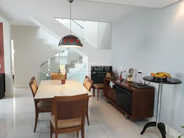 Sobrado com 300m² 3 quartos e 5 banheiros, à venda, no bairro Chácara Jafet em Mogi das Cruzes