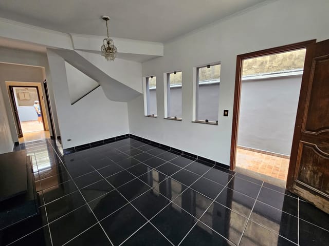 Foto do Sobrado - * SOBRADO PARA VENDA E LOCAÇÃO 100m² - 2 DORM - EDÍCULA e BANHEIRO - VAGA - QUINTAL - ÓTIMA LOCALIZAÇÃO - JD VL FORMOSA - SP | Rocha Marqueze Imóveis
