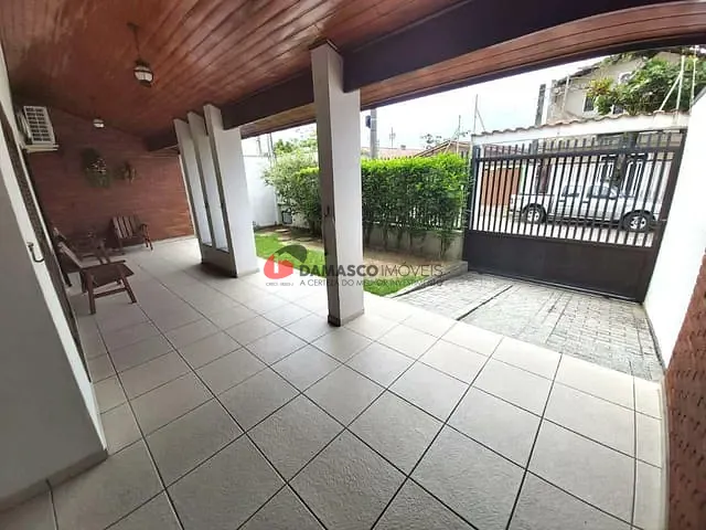 Sobrado com 240m², à venda, no bairro Cibratel l em Itanhaem