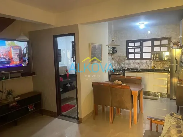 Sobrado com 115m² 2 quartos e 2 banheiros, à venda, no bairro Prainha em Caraguatatuba