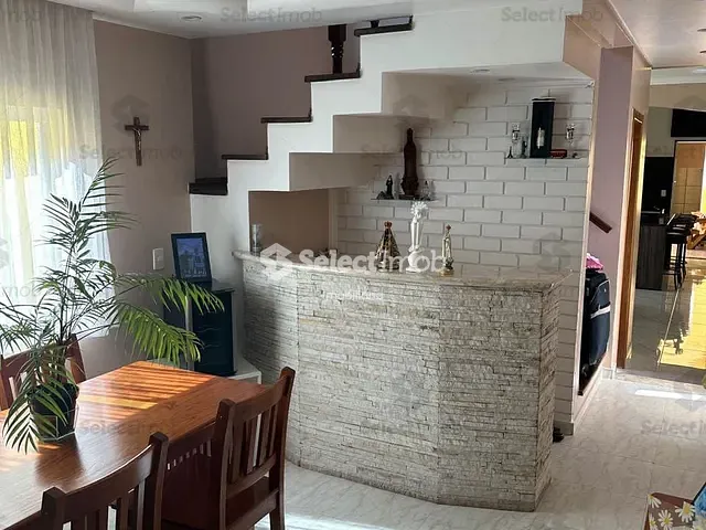 Sobrado com 344m² 3 quartos e 4 banheiros, à venda, no bairro Parque São Vicente em Mauá