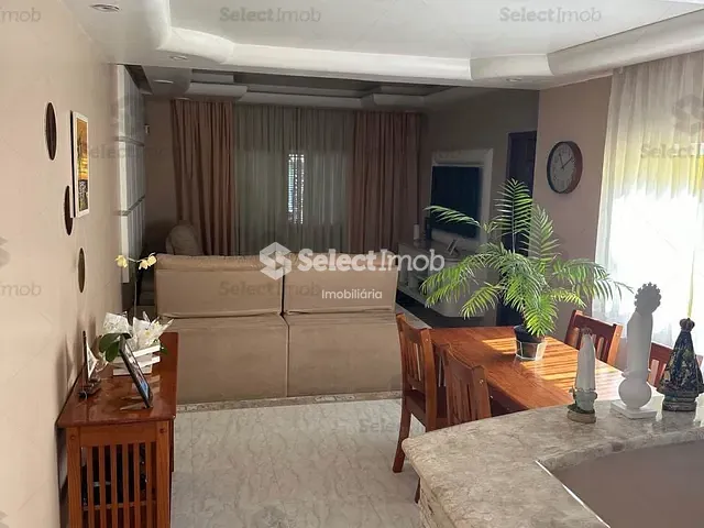 Sobrado com 344m² 3 quartos e 4 banheiros, à venda, no bairro Parque São Vicente em Mauá