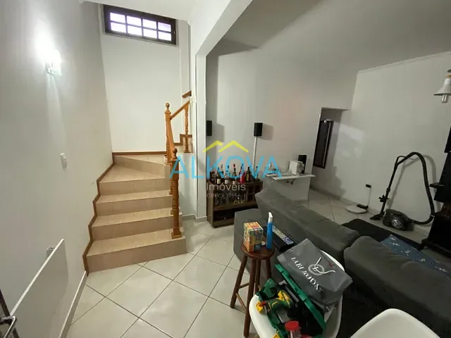 Sobrado com 150m² 3 quartos e 3 banheiros, à venda, no bairro Jardim Portugal em São José dos Campos