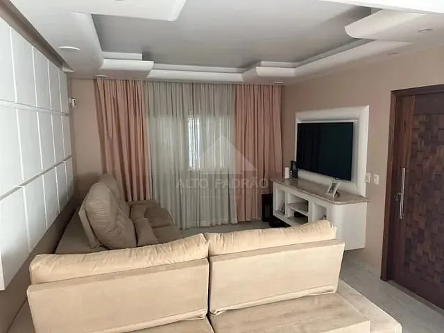 Sobrado com 147m² 3 quartos e 4 banheiros, à venda, no bairro Parque São Vicente em Mauá