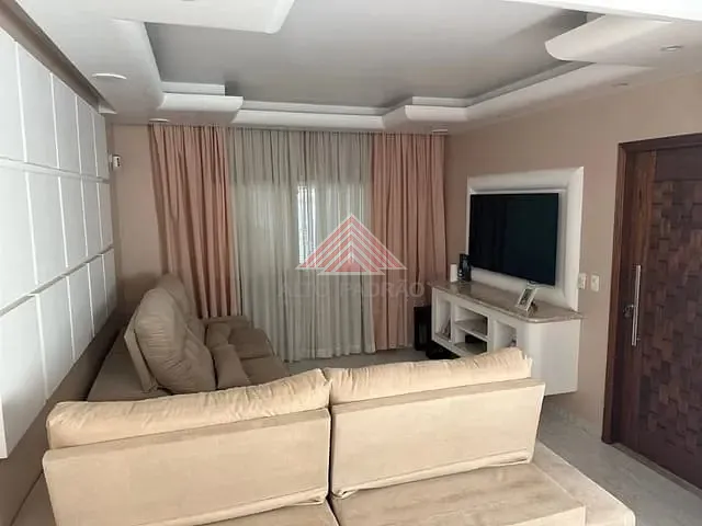 Sobrado com 147m² 3 quartos e 4 banheiros, à venda, no bairro Parque São Vicente em Mauá