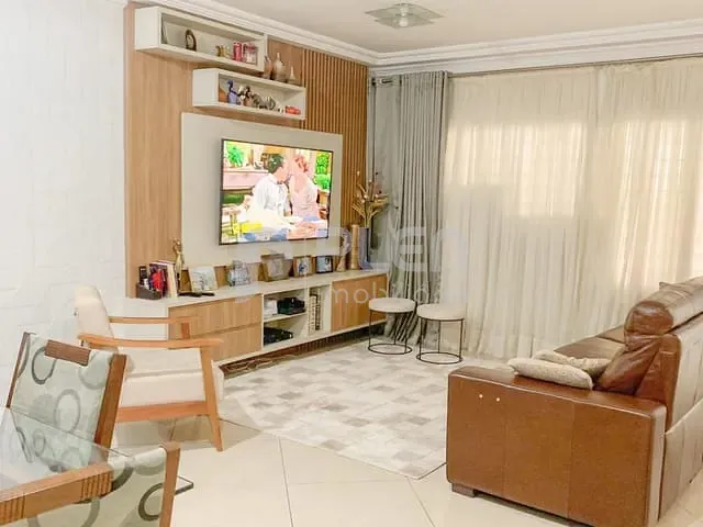 Sobrado 5 quartos e 6 banheiros, à venda, no bairro Santa Teresinha em São Paulo