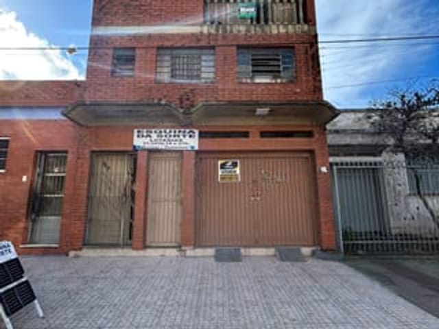 Casa 2 quartos e 3 banheiros, à venda, no bairro Centro em Pelotas