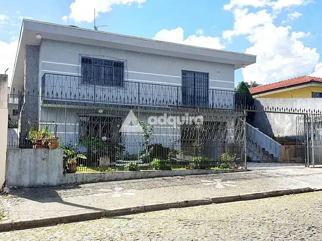 Sobrado com 346m² 4 quartos e 4 banheiros, à venda, no bairro Chapada em Ponta Grossa