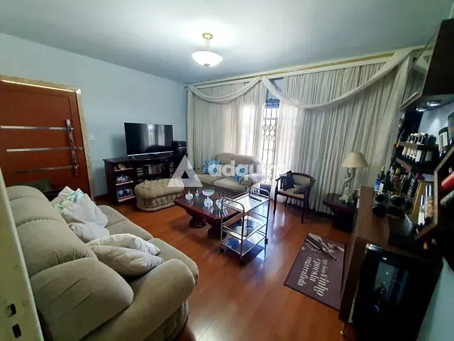 Sobrado com 346m² 4 quartos e 4 banheiros, à venda, no bairro Chapada em Ponta Grossa