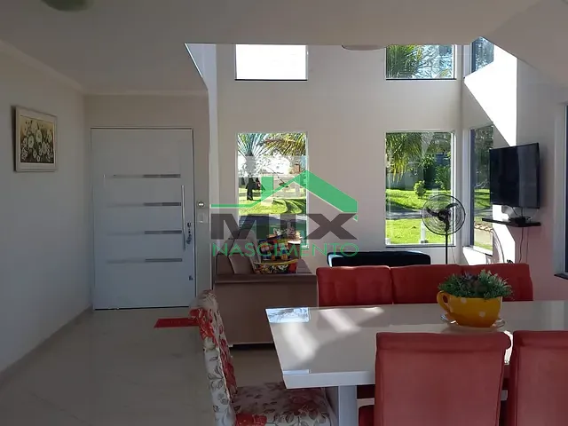 Sobrado com 450m² 4 quartos e 4 banheiros, à venda, no bairro Ninho verde em Porangaba