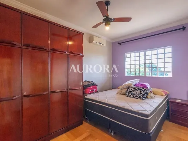 Sobrado com 200m² 5 quartos e 3 banheiros, à venda, no bairro Residencial Abussafe em Londrina
