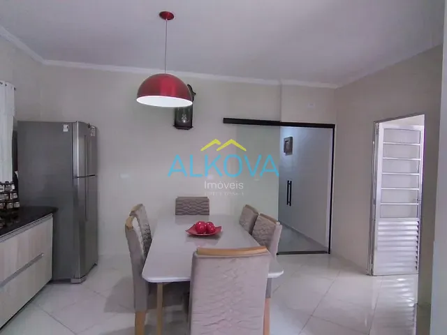 Sobrado com 284m² 4 quartos e 3 banheiros, à venda, no bairro Cidade Jardim em Jacareí