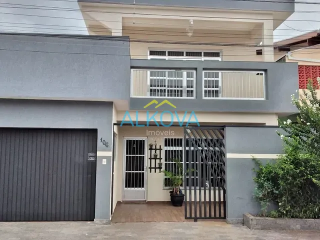 Sobrado com 284m² 4 quartos e 3 banheiros, à venda, no bairro Cidade Jardim em Jacareí