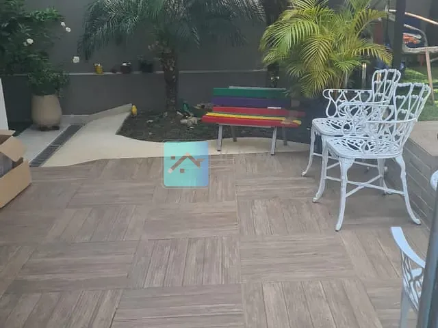 Sobrado com 420m² 4 quartos e 5 banheiros, à venda, no bairro Recanto dos Eucaliptos em São José dos Campos