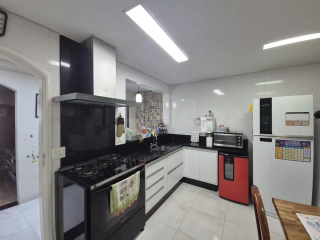 Foto do Sobrado - Sobrado para venda em Vila Tolstoi com 2 quartos, sendo 1 suíte, 180m² | Lares e Andares Imóveis