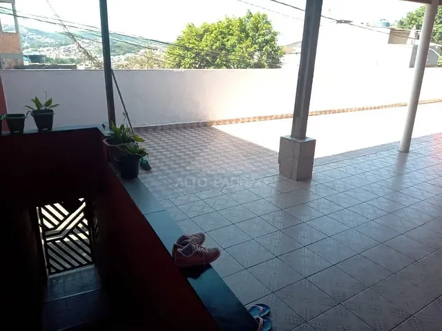 Sobrado com 168m² 3 quartos e 2 banheiros, à venda, no bairro Jardim Itapark Velho em Mauá