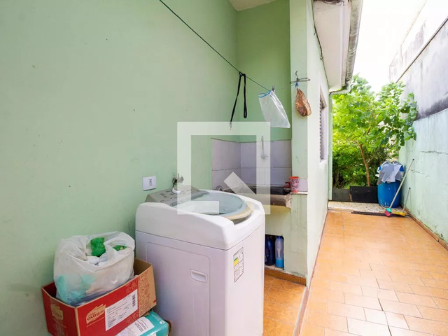 Sobrado com 400m² 4 quartos e 3 banheiros, à venda, no bairro Vila Brasilina em São Paulo