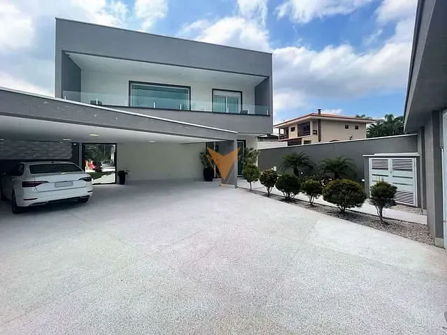 Sobrado com 1149m² 4 quartos e 6 banheiros, à venda, no bairro São Paulo II em Cotia