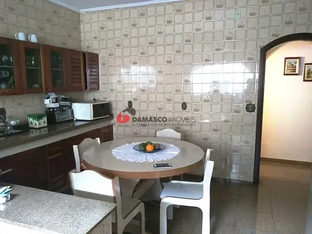 Sobrado com 270m² 4 quartos e 1 banheiro, para alugar, no bairro Campestre em Santo André