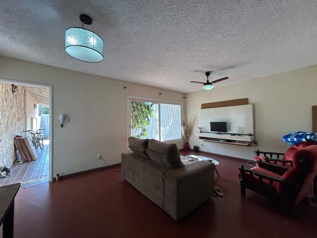 Casa com 300m² 3 quartos e 3 banheiros, à venda, no bairro Laranjal em Pelotas