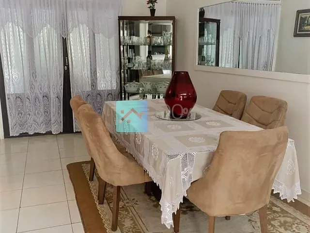 Sobrado com 220m² 4 quartos e 3 banheiros, à venda, no bairro Residencial Bosque dos Ipes em São José dos Campos