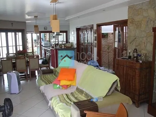Sobrado com 500m² 3 quartos e 6 banheiros, à venda, no bairro Loteamento Villa Branca em Jacareí