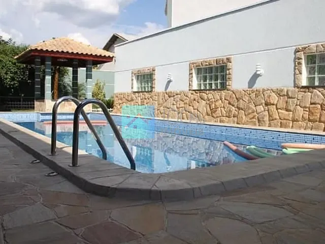 Sobrado com 500m² 3 quartos e 6 banheiros, à venda, no bairro Loteamento Villa Branca em Jacareí