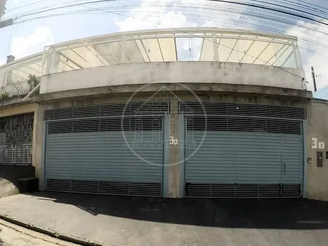 Sobrado com 256m² 4 quartos e 4 banheiros, à venda, no bairro Jardim Reimberg em São Paulo