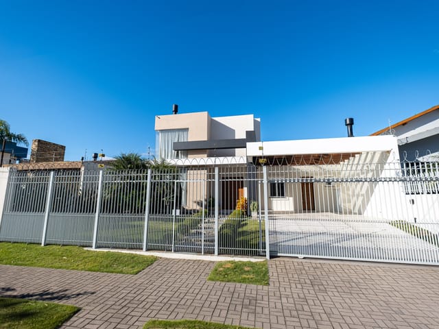 Casa com 644m² 3 quartos e 4 banheiros, à venda, no bairro Laranjal em Pelotas