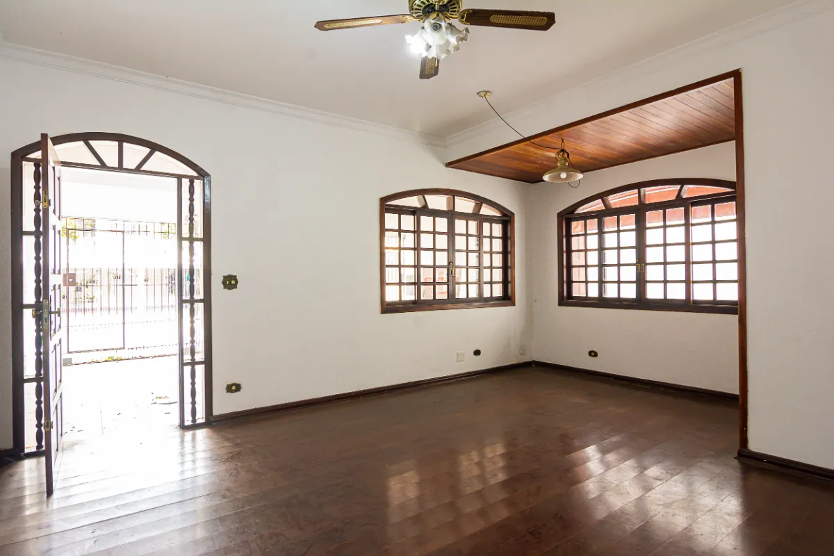 Sobrado para venda em Conjunto Residencial Butantã com 5 quartos, sendo 2 suítes, 187m²